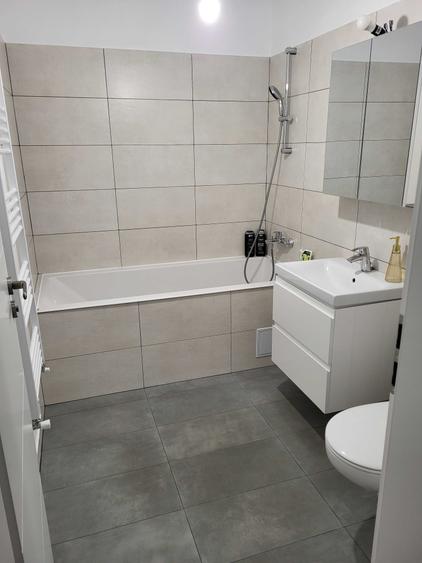 Apartament cu 3 camere decomandat în Florești