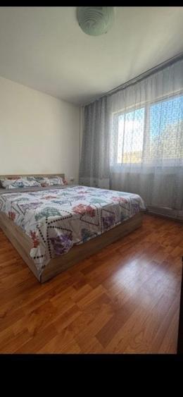 Apartament cu 2 camere decomandat în Tractorul