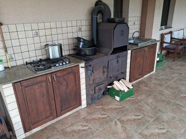 Casă cu 4 camere în Săsar