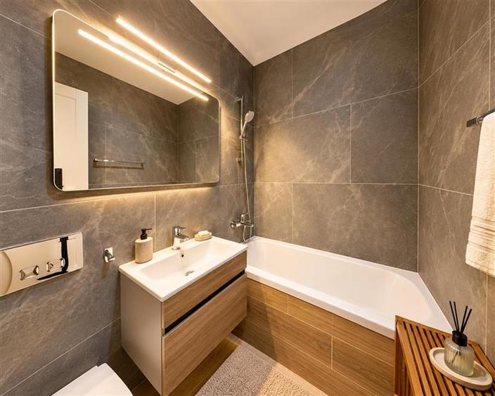 Apartament cu 3 camere decomandat în Centrul Istoric