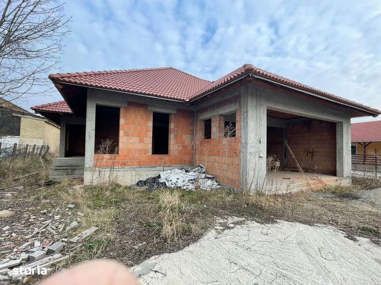 Casă cu 4 camere în Sânzieni
