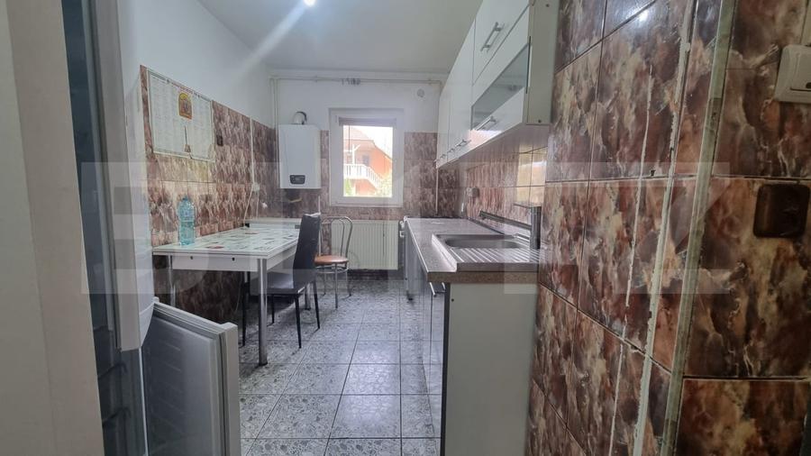 Apartament cu 3 camere decomandat, mobilat în Lipovei