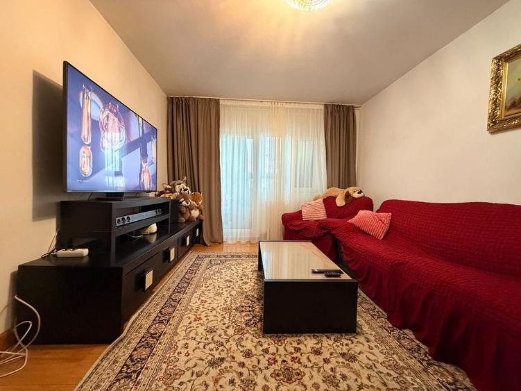 Apartament cu 3 camere decomandat în Crângași