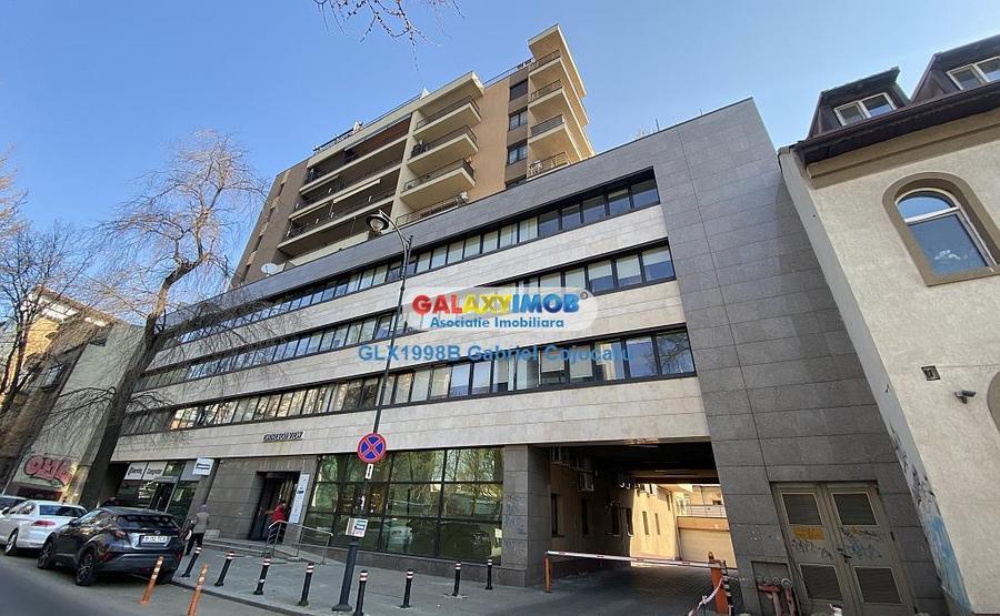 Apartament cu 2 camere semidecomandat, mobilat în Eminescu