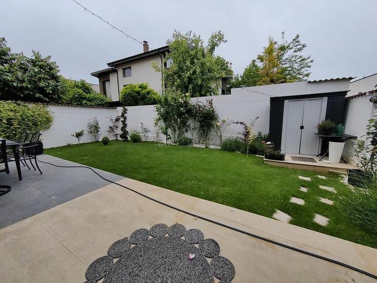 Casă individuală cu 5 camere cu Canalizare în Pipera
