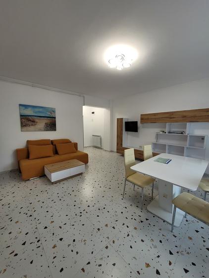 Apartament cu 2 camere semidecomandat, mobilat în Mamaia-Sat