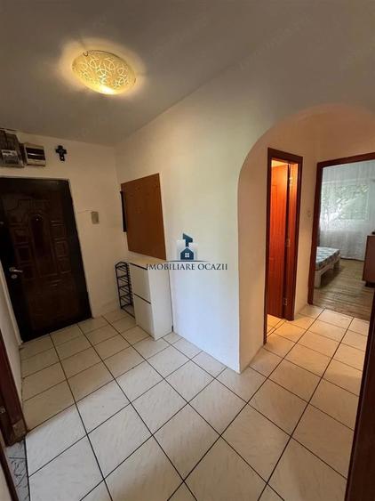 Apartament cu 3 camere decomandat în Berceni