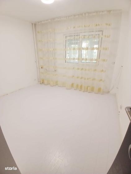 Apartament cu 3 camere decomandat în Rahova