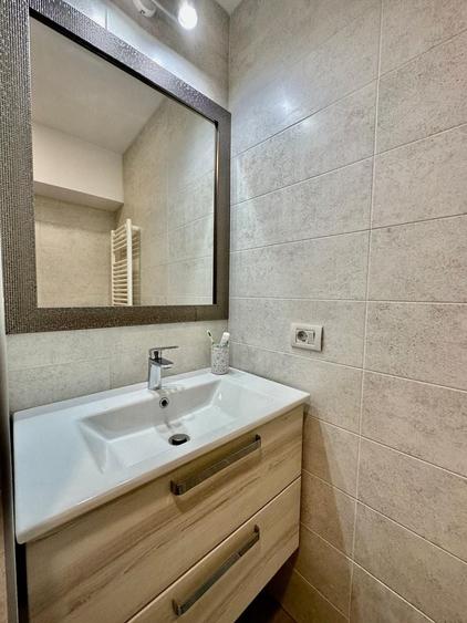 Apartament cu 3 camere decomandat, mobilat în P-ța Alba Iulia