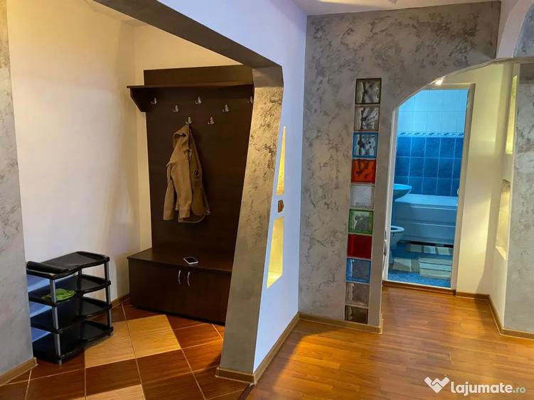 Apartament cu 2 camere decomandat, mobilat în Plantelor