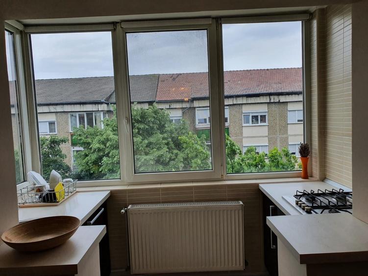 Apartament cu 3 camere decomandat în Decebal