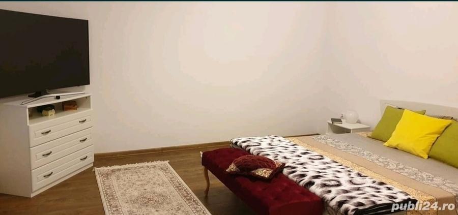 Casă cu 7 camere cu Teren 1300 Mp în Cristian