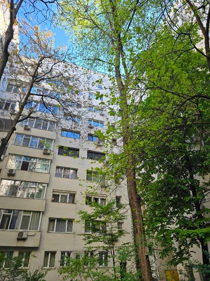 Apartament cu 2 camere nedecomandat în Cișmigiu