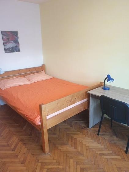 Casă cu 4 camere decomandat cu Teren 150 Mp în Zorilor