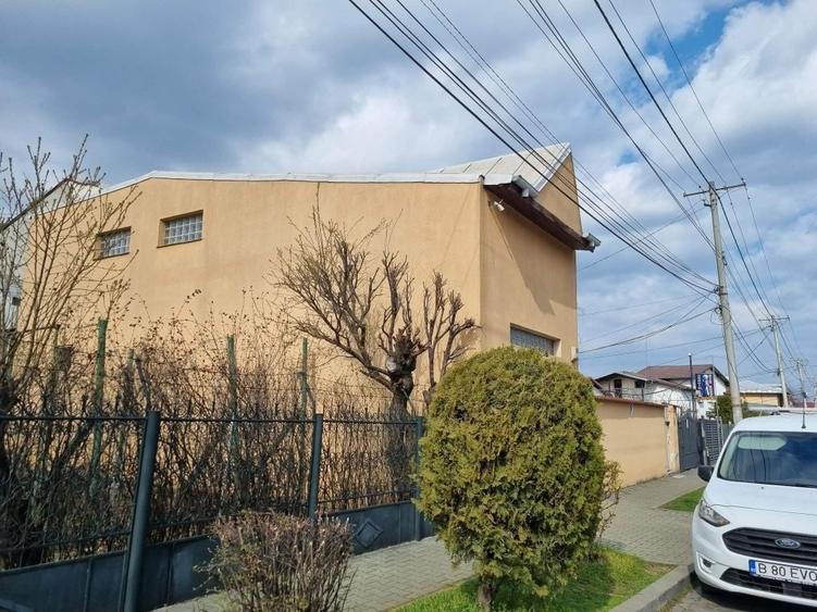 Casă cu 4 camere în Exterior Vest