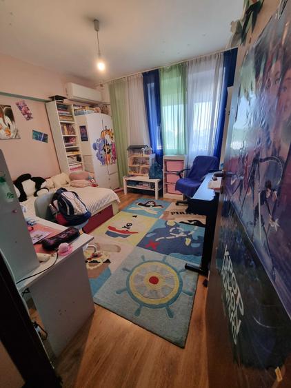 Apartament cu 3 camere decomandat în Drumul Taberei