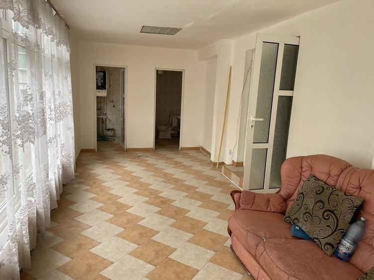 Apartament cu 3 camere în Milcov