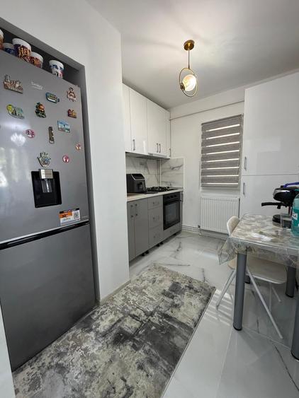 Apartament cu 2 camere semidecomandat, mobilat în Micro 38