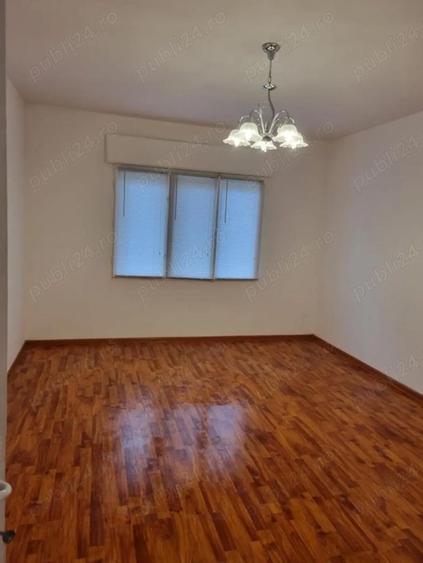 Casă cu 6 camere în Central
