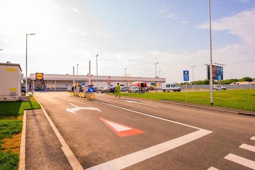 Teren Construcții intravilan de 8900 mp, în Rahova