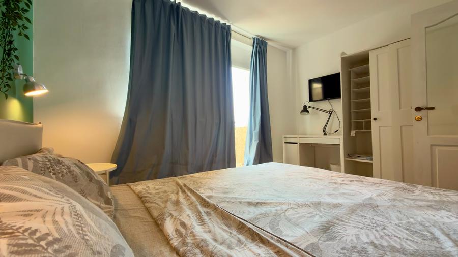Apartament cu 3 camere decomandat, mobilat în Armeneasca