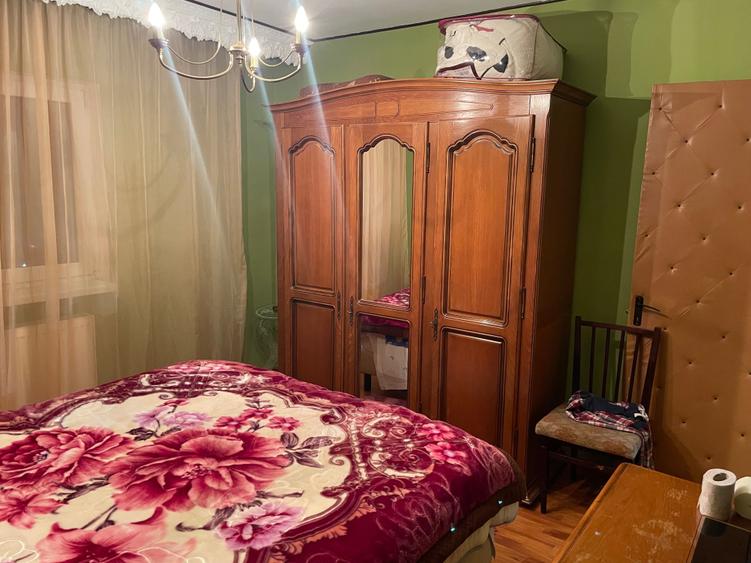 Apartament cu 4 camere decomandat, mobilat în Central