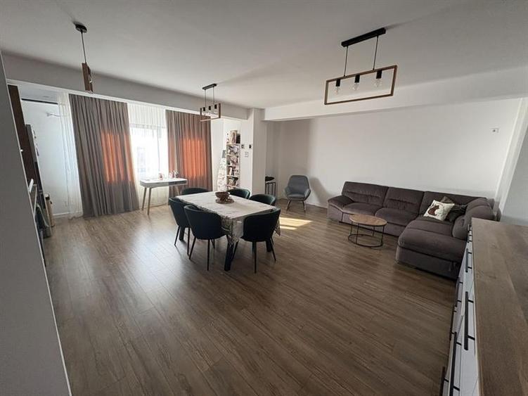 Apartament cu 2 camere, mobilat în Central