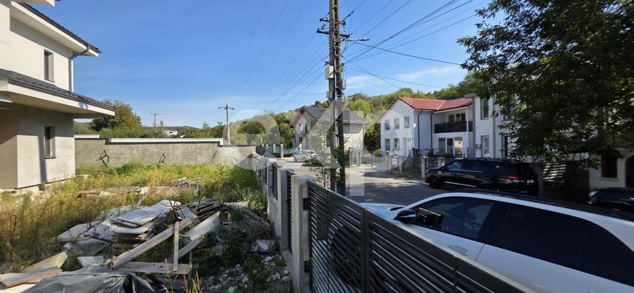 Casă individuală cu 4 camere cu Canalizare în Nord-Est