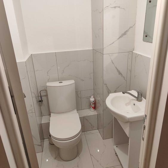 Apartament cu 3 camere decomandat în Exterior Vest