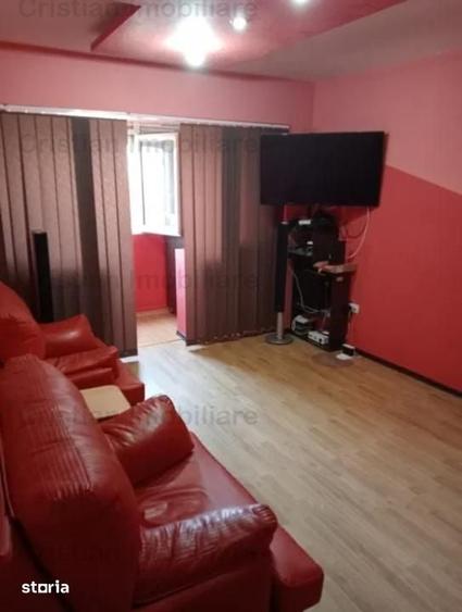 Apartament cu 3 camere decomandat în Brăilița