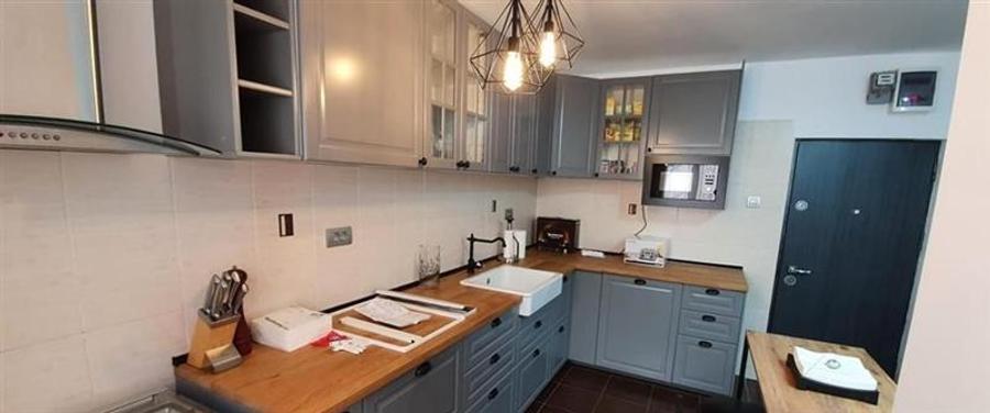 Apartament cu 3 camere decomandat, mobilat în Tineretului