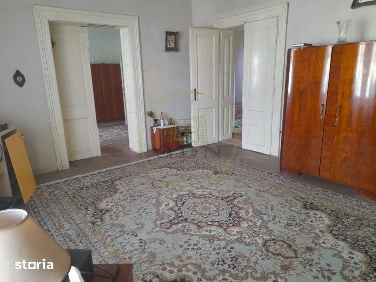 Casă cu 4 camere cu Teren 340 Mp în Central