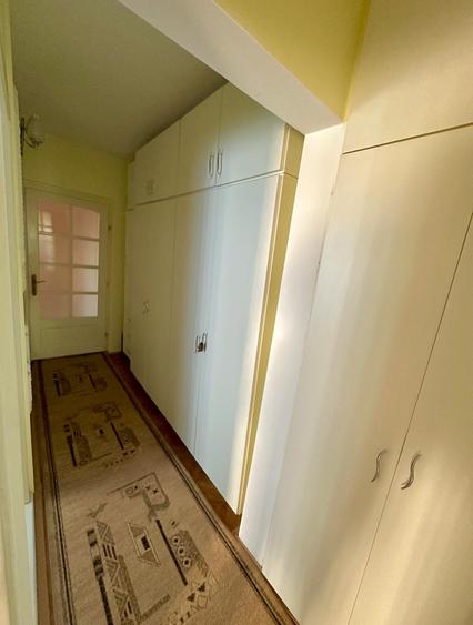 Apartament cu 3 camere decomandat, mobilat în Periferie