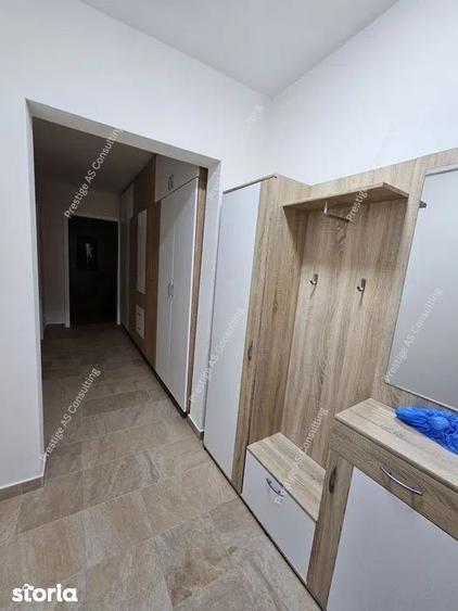 Apartament cu 3 camere, mobilat în Central