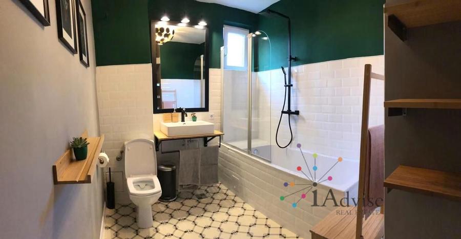 Apartament cu 4 camere decomandat în Schei