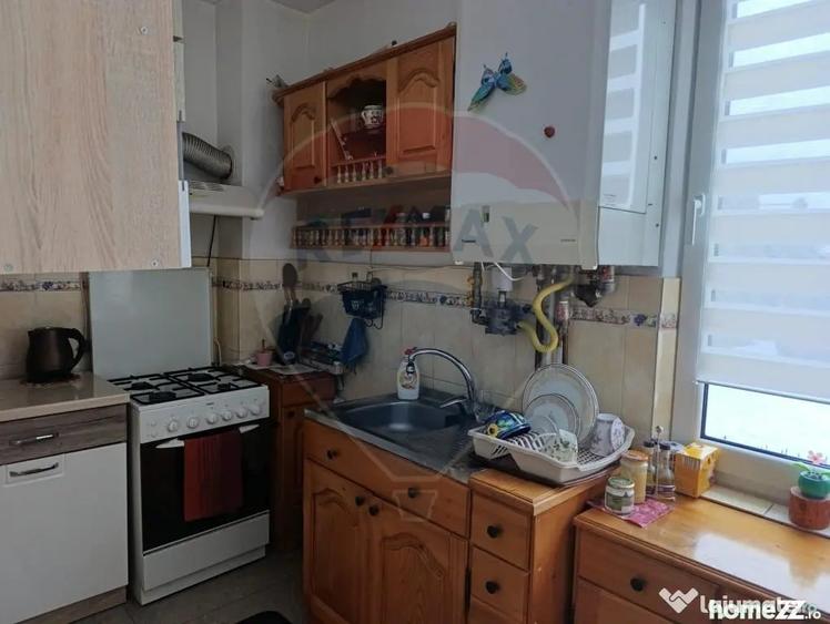 Casă cu 5 camere cu Teren 343 Mp în Central