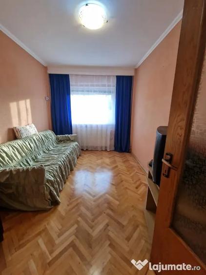 Apartament cu 3 camere decomandat în Vest