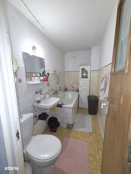 Apartament cu 3 camere în Tei
