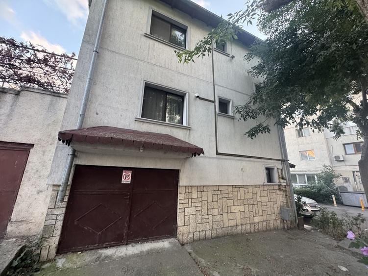 Casă cu 4 camere în Delfinariu