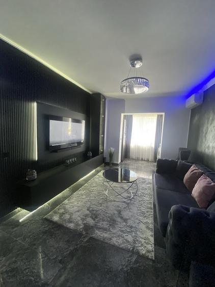 Apartament cu 3 camere decomandat în Eroii Revoluției
