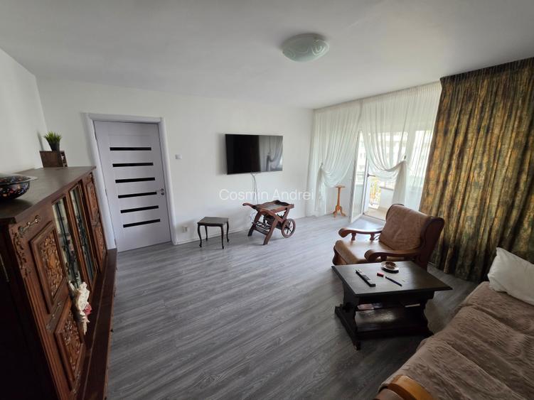 Apartament 2 camere | Bulevardul Decebal | 63 mp | Vedere la bulevard