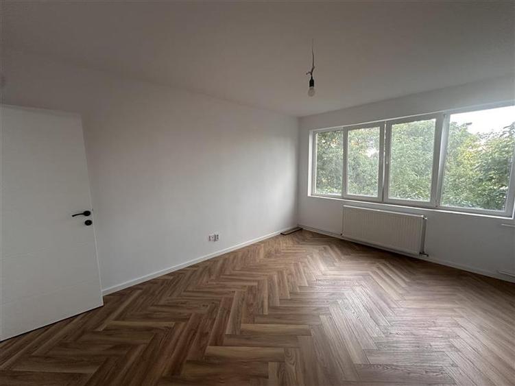 Apartament cu 2 camere decomandat în Circumvalațiunii