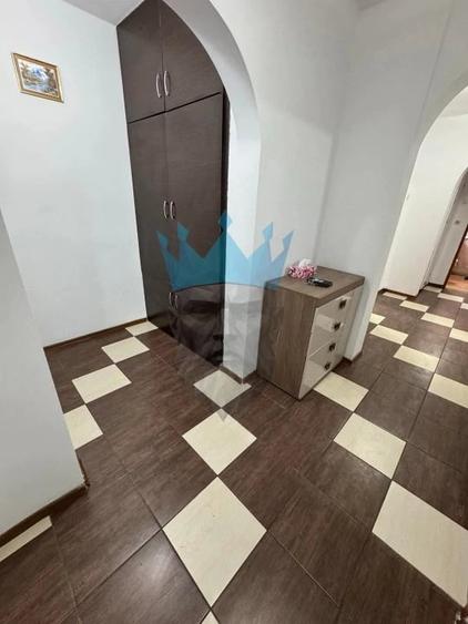 Apartament cu 3 camere decomandat în Cantacuzino
