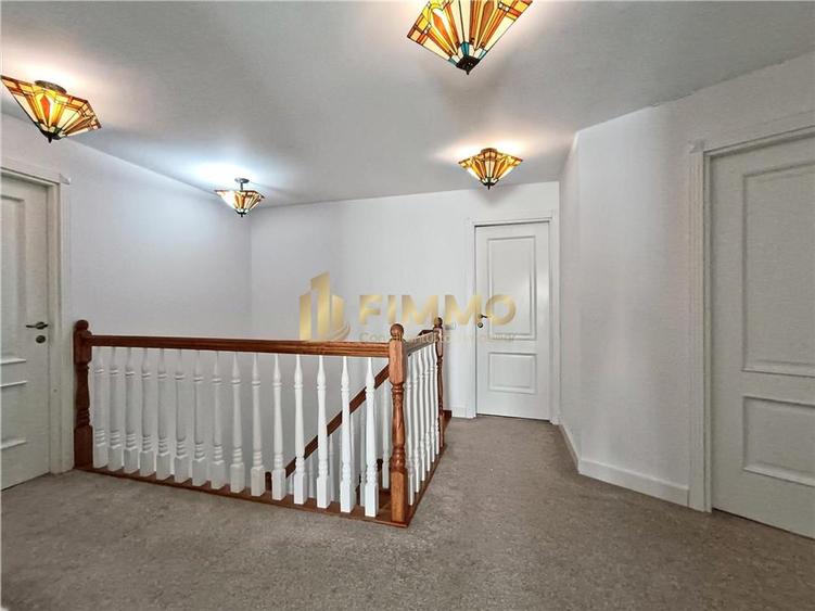 Apartament cu 5 camere decomandat, mobilat în Burdujeni