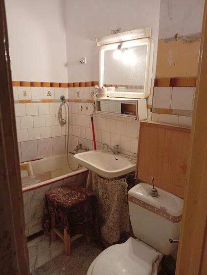 Apartament cu 3 camere semidecomandat în Titan