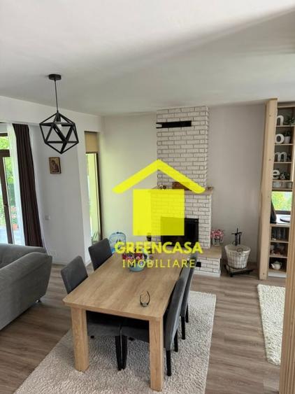 Duplex cu 4 camere cu Canalizare în Florești