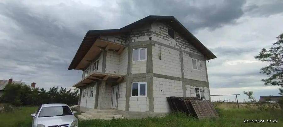 Casă cu 5 camere în Central