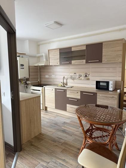 Apartament cu 2 camere decomandat în Florești