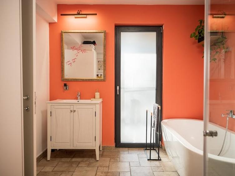 Apartament cu 4 camere decomandat în Băneasa