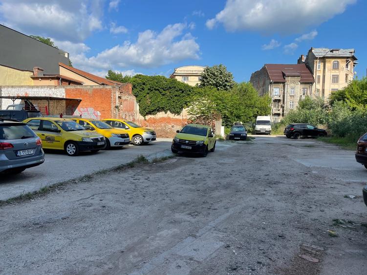 Teren agricol intravilan de 1950 mp, în Parcul Carol